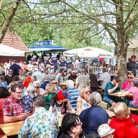Maifeier an der Sport- und Kulturhalle